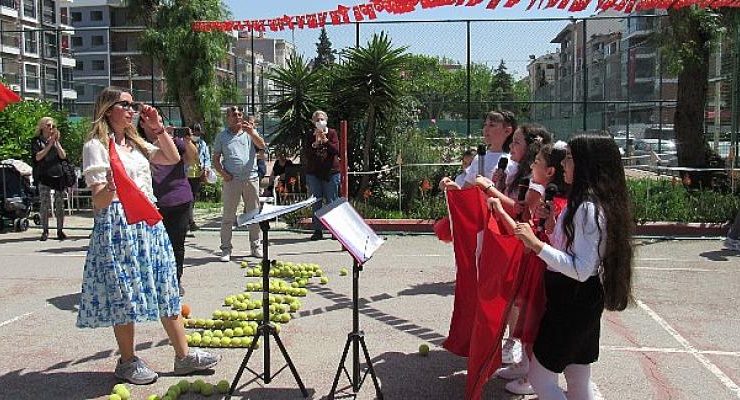 Karşıyaka Çocuk Korosundan harika konser