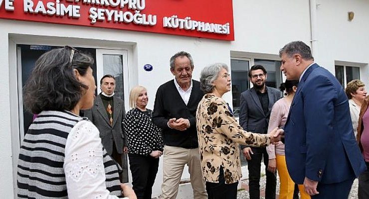 Karşıyakalı Yazar Adayları Sertifikalarını Aldı