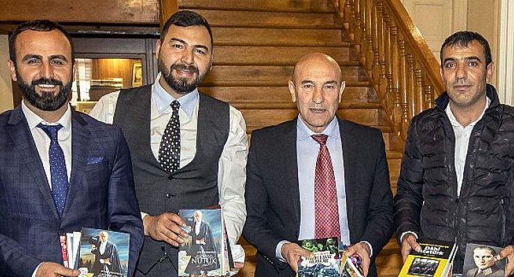 Soyer’e seyyar satıcılardan 200 kitaplık destek