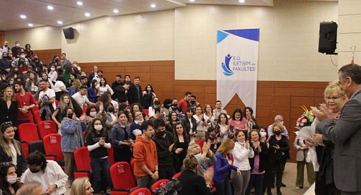 Türk tiyatrosunun dev ismi Nevra Serezli, iletişimcilerle bir araya geldi
