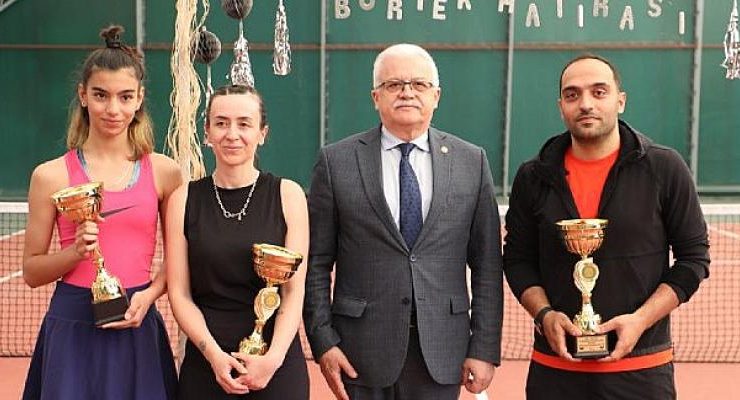 Burhaniye Tenis Ligi Tamamlandı