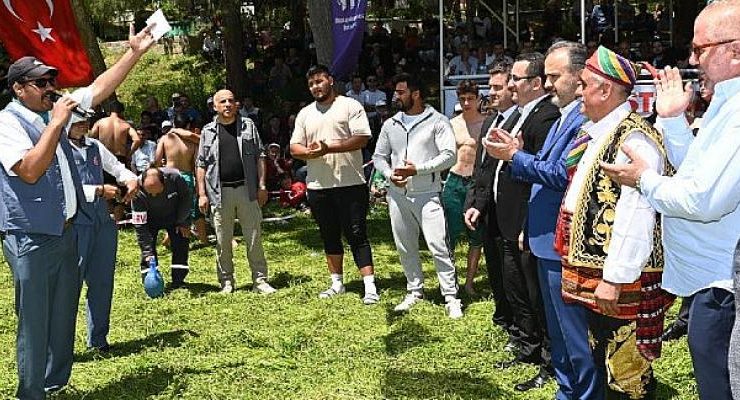 Bursa’nın Kırkpınarı 346. Kabulbaba Güreşlerinde Büyük Heyecan