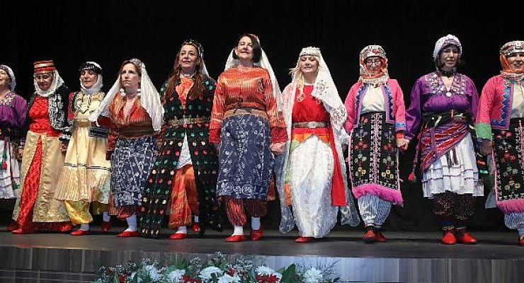 Dansın Renkleriyle Göz Doldurdular