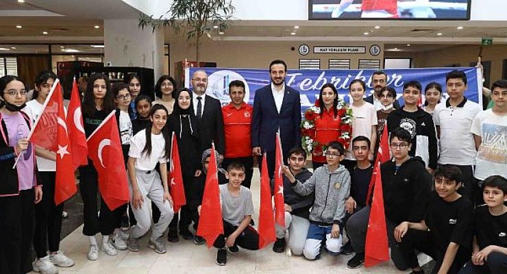 Dünya şampiyonuna sürpriz karşılama