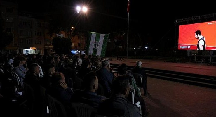 Eurocup Final Heyecanı İnegöl’de Dev Ekranla Yaşandı