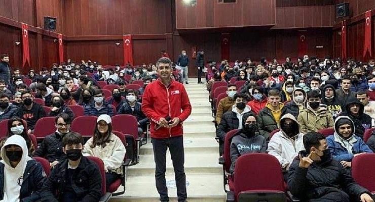 Gençlere sel farkındalık eğitimi verildi