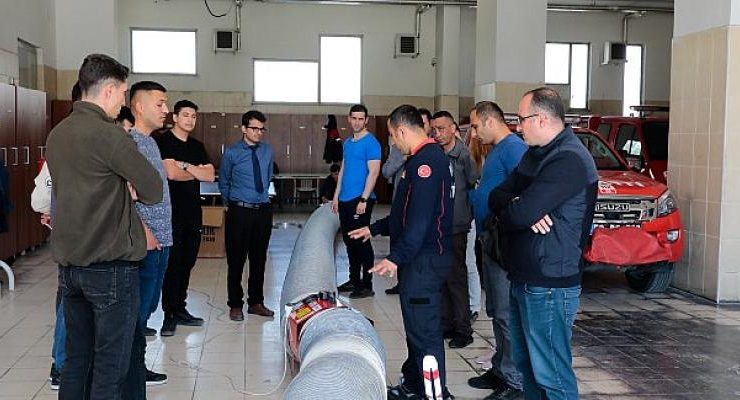 İtfaiye Ekipleri Cezaevi Personeline Yangın Eğitimi Veriyor