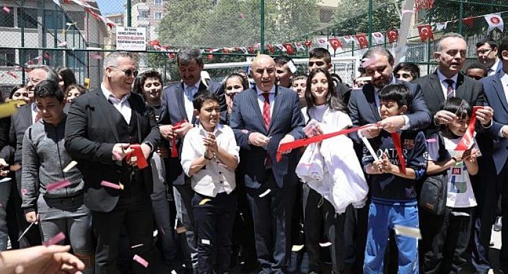 Keçiören 23 Nisan Ortaokulu Yeni Spor Salonuna Kavuştu
