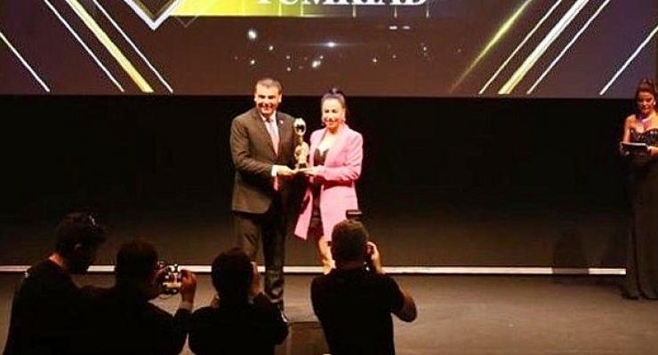 Nihat Tanrıkulu Ayakta  Alkışlandı
