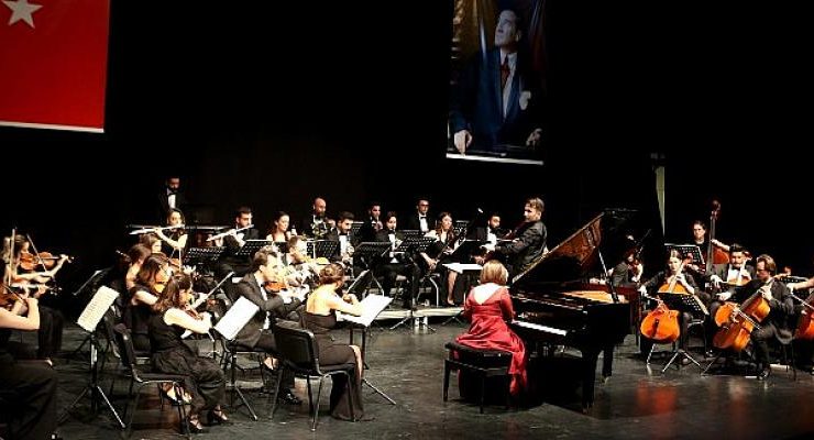 Nilüfer Oda Orkestrası’ndan muhteşem konser