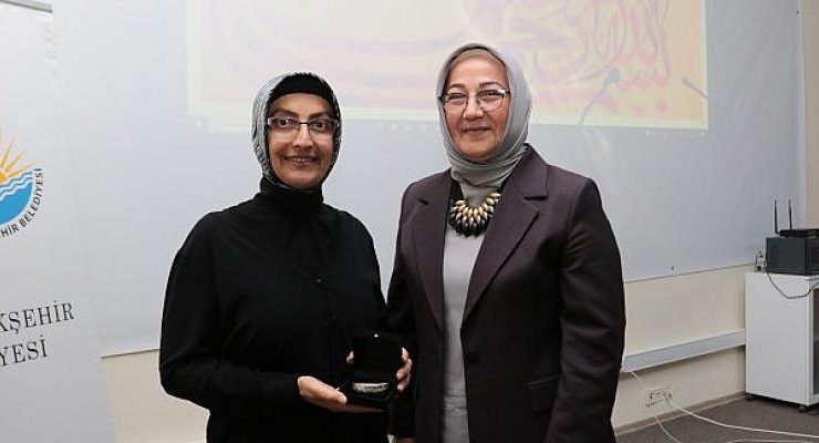 Van Büyükşehir Belediyesi’nin Kur`an-ı Kerim kursunu bitiren öğrenciler için hatim programı düzenlendi.