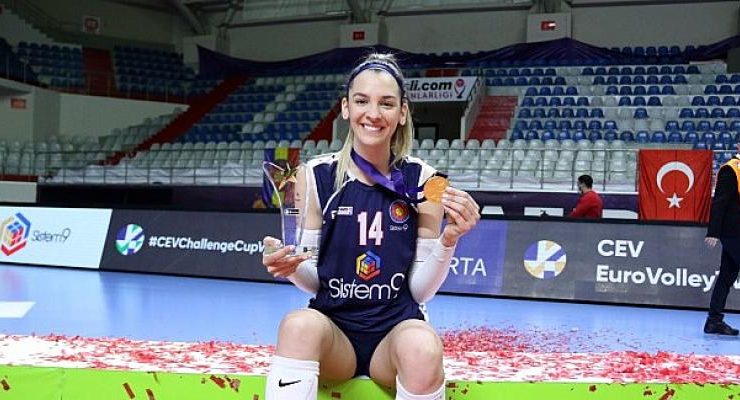 Aleksia Karutasu yuvaya döndü