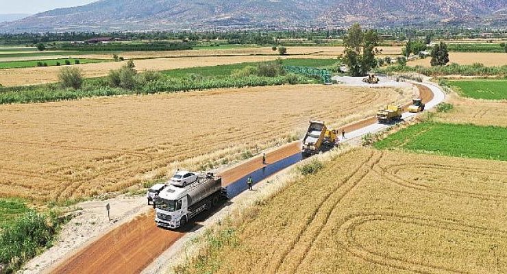 Aydın Büyükşehir Belediyesi Yol Yapım Çalışmalarını Tüm Hızıyla Sürdürüyor