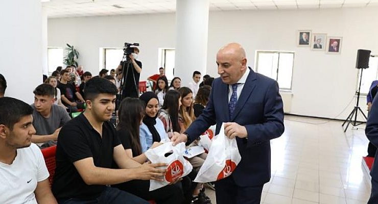 Başkan Altınok Stajyer Öğrencilerle Buluştu