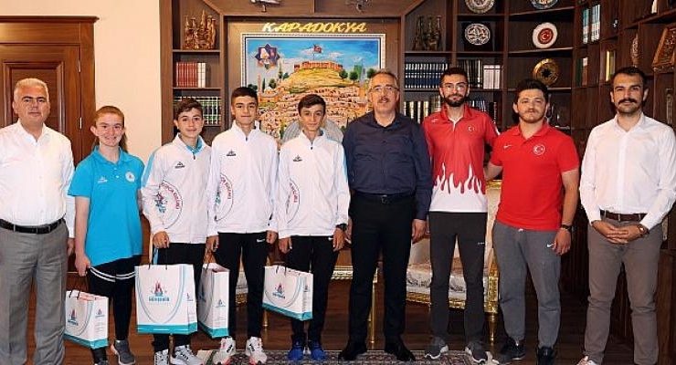 Başkan Savran Başarılı Sporcuları Ödüllendirdi