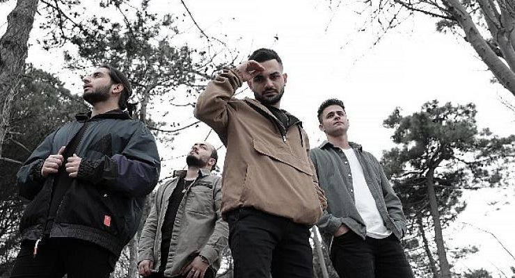 Böyleyken Böyle Konserlerinde Dans Dolu Bir Akşam Yaşatıyor