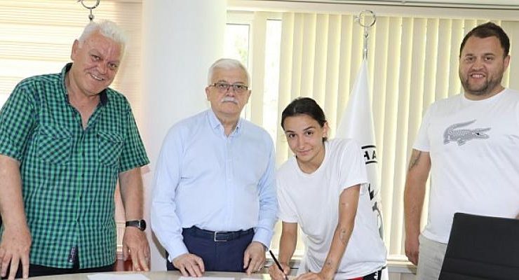 Burhaniye Belediyespor Kadın Basketbol Takımı Transferlere Başladı