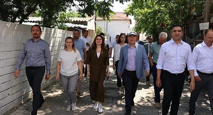CHP’den Menderes’te esnaf çıkarması