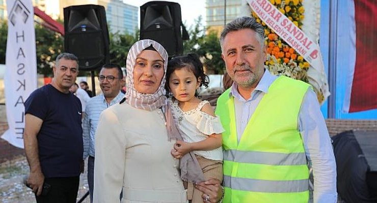 Cumhuriyet Apartmanı’nın temeli atıldı! – Başkan Sandal: “Biz bize yeteriz”