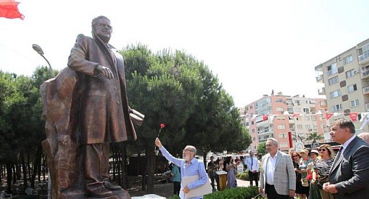 Dünya Şairi Nazım Hikmet, Karşıyaka’da Anıldı