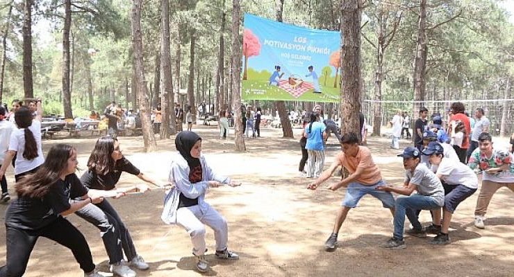 Küçükçekmece Belediyesi’nden LGS Öğrencilerine Motivasyon Pikniği