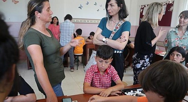 Selçuk 80. Yıl Çamlık Ortaokulu Geri Dönüşümle Zekâ Oyunları Sınıfı Oluşturdu