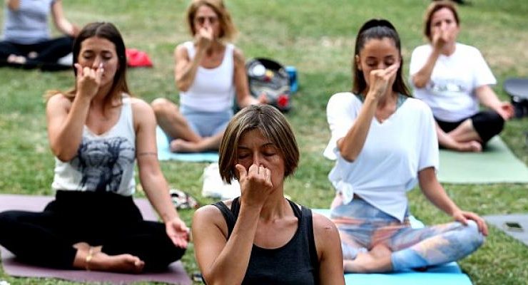 Yoga tutkunları Nilüfer’de buluştu