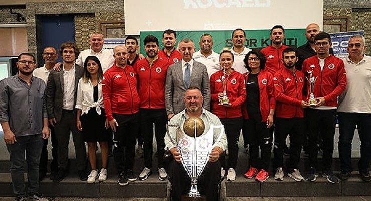 Başkan Büyükakın: Spor yatırımlarıyla Türkiye’ye rol model olduk