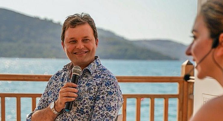 D&R X Hilton Edebiyat Buluşmaları konuğu;   Ömür Kurt Oldu