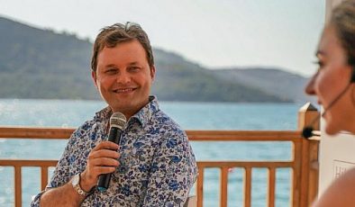 D&R X Hilton Edebiyat Buluşmaları konuğu;   Ömür Kurt Oldu