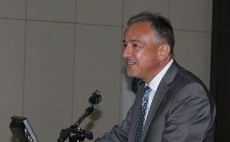 EÜ Hemşirelik Fakültesinin deneyimli hocası Prof. Dr. İsmet Eşer emekliliğe uğurlandı