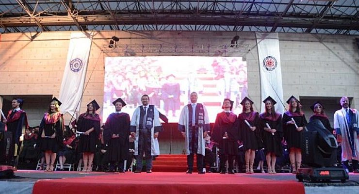 EÜTF’de yeni dönem mezunları sağlık sektörüne uğurlandı