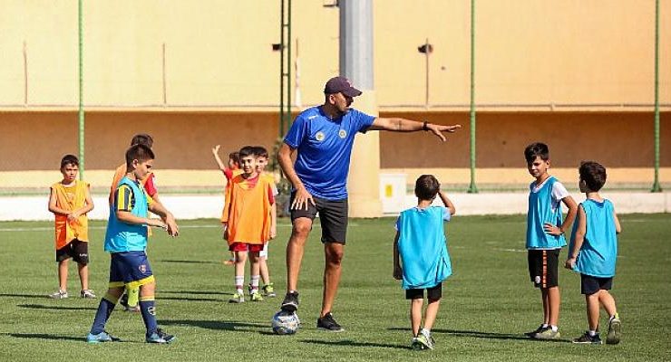 Futbolun genç yetenekleri Buca’da keşfediliyor