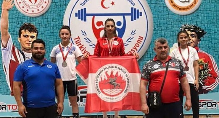 Halterciler, Türkiye Şampiyonasından madalyalarla döndü