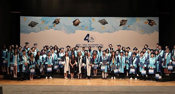 Ortak Mezuniyet Töreniyle Kariyer Yolculuklarına Adım Attılar