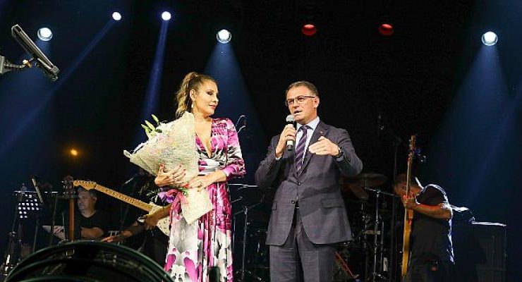 Van’da Funda Arar Rüzgarı Esti
