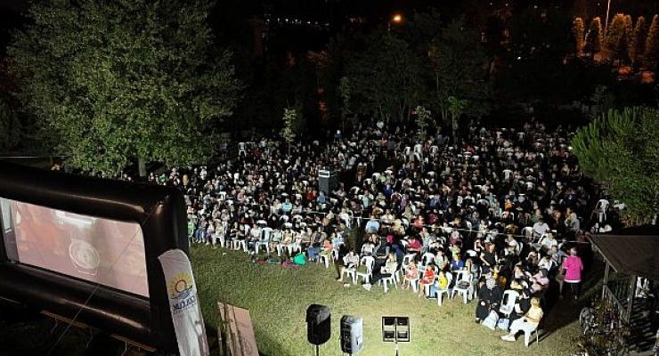1000 Çocuk Açık Hava Sineması Keyfini Yaşadı