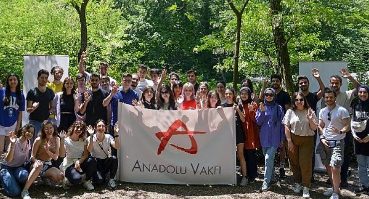 Anadolu Vakfı, Burs Programı ile gençlere destek vermeye devam ediyor