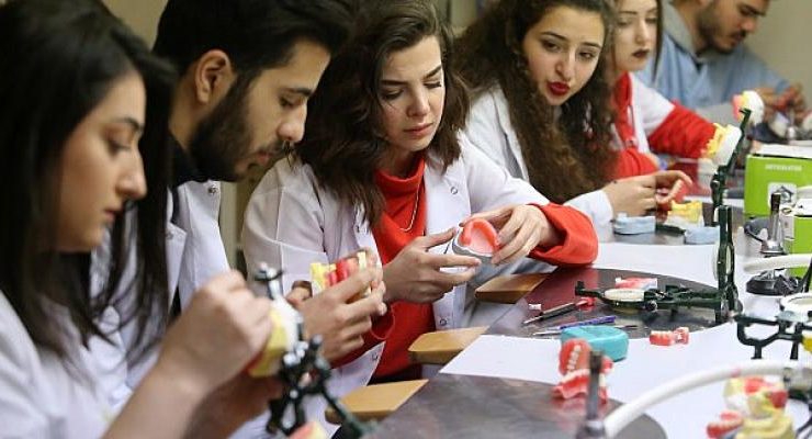 Diş hekimliği dünyadaki en itibarlı meslekler arasında yer alıyor