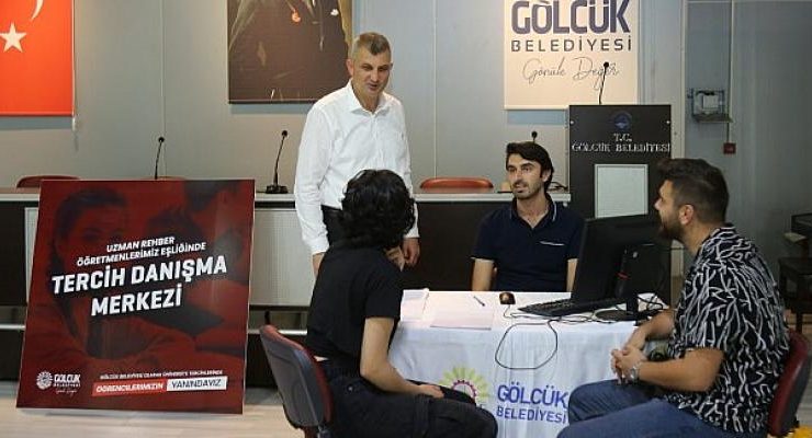 Gölcük Belediyesi Üniversite Tercih Merkezi Yoğun İlgi Gördü