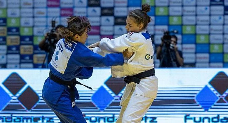 Kağıtsporlu Merve dünya üçüncüsü