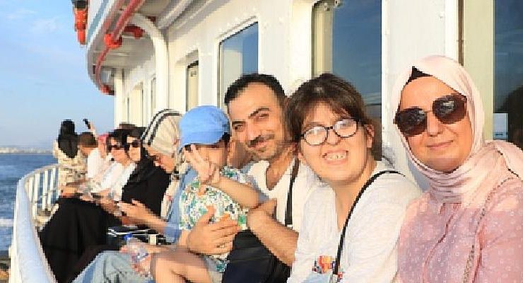 Kocaeli  Belediyesi Yaşlı ve özel bireylere mehtap turu