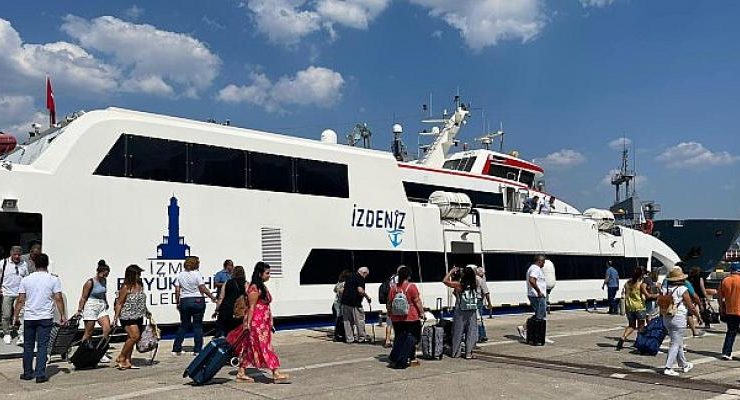 Midillili turistler hafta sonu için İzmir’i seçti