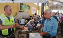 Milas Belediyesi Muharrem Ayı kapsamında aşure dağıtımı gerçekleştirdi