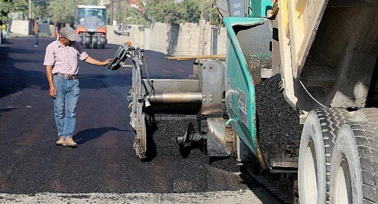 Van Büyükşehir Düzyol Caddesini Asfaltladı