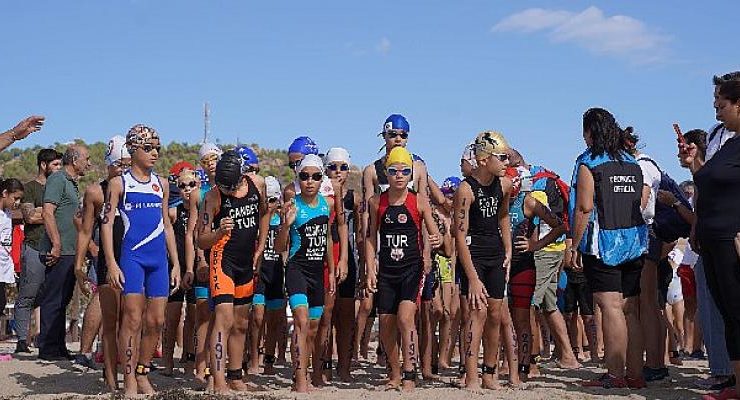 Ayvalık Triatlon Şampiyonası’nda kıyasıya mücadele
