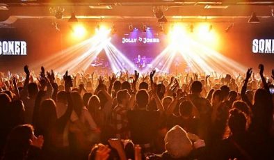 Jolly Joker’de Soner Sarıkabadayı izdihamı