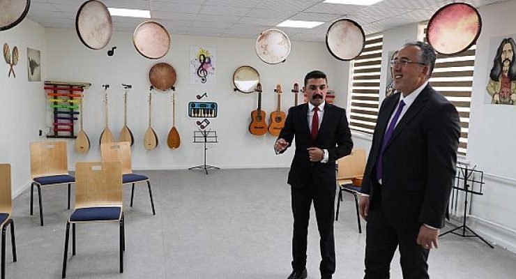 Başkan Savran, Kariyer Günleri’nde Öğrencilerle Buluşmaya Devam Ediyor