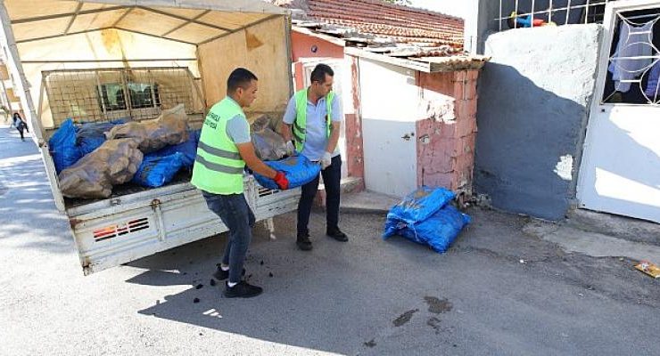 Bayraklı’da ihtiyaç sahiplerine yakacak desteği
