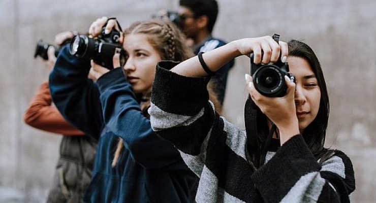 Canon, genç yeteneklere fotoğrafçılık konusunda ilham ve eğitim vererek gelişimlerini desteklediği Gençlik Programı’na (Young People Programme) Türkiye’de TOÇEV iş birliği ile başlıyor